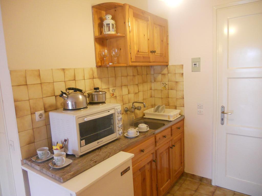 Elli Marina Studios And Apartments Benitses  Rom bilde